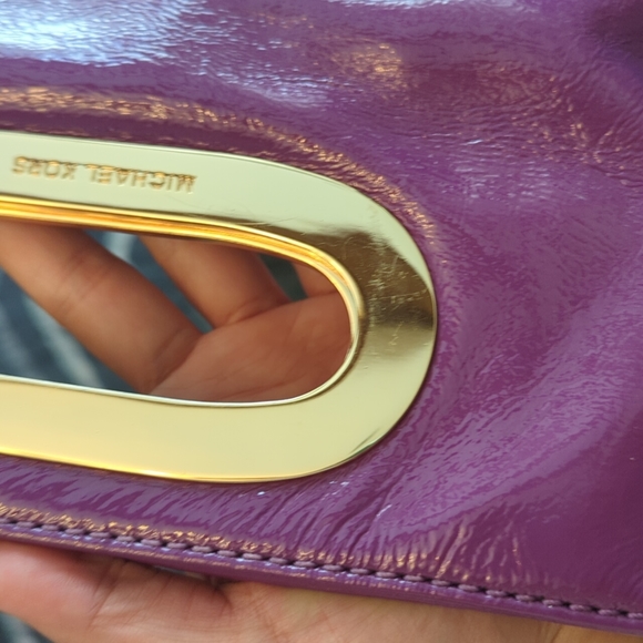 Michael Kors Berkley handle clutch - Picture 8 of 12
